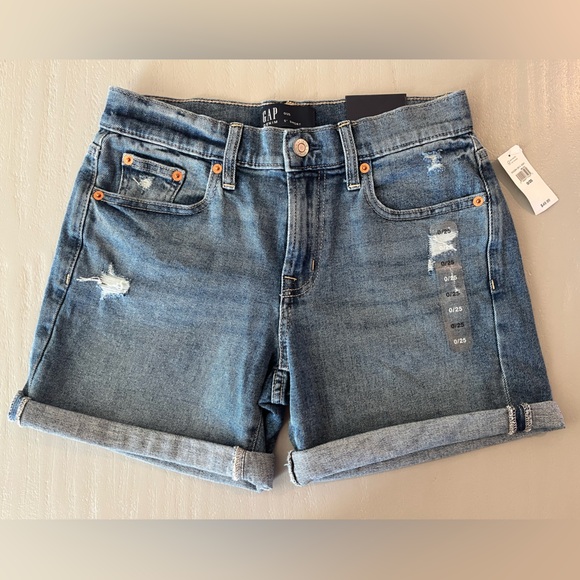 GAP Pants - NWT GAP 5” Mid Rise Denim Shorts Rolled Hem Medium Wash 0/25